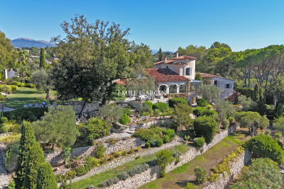 Maison à vendre à MOUGINS  - 15 pièces - 1200 m² 