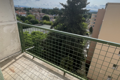 Appartement à vendre à PONT-ST-ESPRIT Saint-Florent-sur-Auzonnet - 2 pièces - 40 m² 