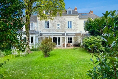 Maison &agrave; vendre &agrave; NANTES  - 8 pi&egrave;ces - 220 m&sup2; 