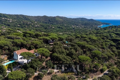 Maison à vendre à LA CROIX-VALMER  - 8 pièces - 243 m² 