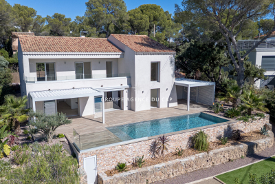 Maison à vendre à ST-RAPHAËL Peyron-Saint Sebastien - 7 pièces - 212 m² 