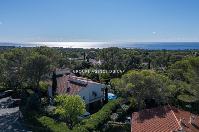 Maison &agrave; vendre &agrave; ST-RAPHAËL  - 7 pi&egrave;ces - 212 m&sup2; 