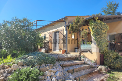 Maison à vendre belle vue piscine gard 