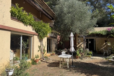 Maison à vendre à VALLAURIS  - 7 pièces - 222 m² 