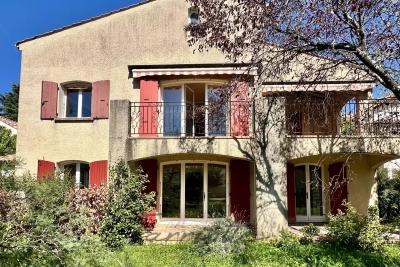 Maison &agrave; vendre &agrave; MONTÉLIMAR  - 8 pi&egrave;ces - 270 m&sup2; 