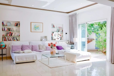 Maison &agrave; vendre &agrave; HYÈRES  - 6 pi&egrave;ces - 175 m&sup2; 