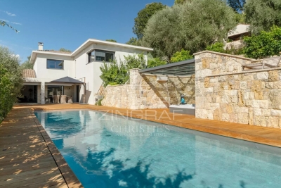 House for sale in MOUGINS  - 7 rooms - 283 m&sup2; 