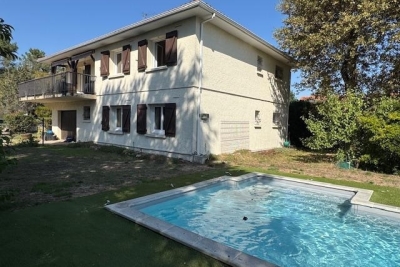 Maison à vendre à CESTAS Saint-Bruno-Saint-Victor 1 - 6 pièces - 136 m² 
