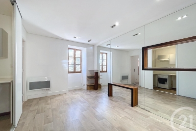 Appartement à louer à VALBONNE Nord - 2 pièces - 40 m² 