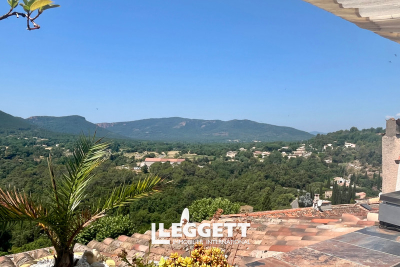 Maison à vendre à BAGNOLS-EN-FORÊT  - 5 pièces - 120 m² 