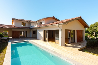Maison &agrave; vendre &agrave; ANGLET  - 5 pi&egrave;ces - 200 m&sup2; 
