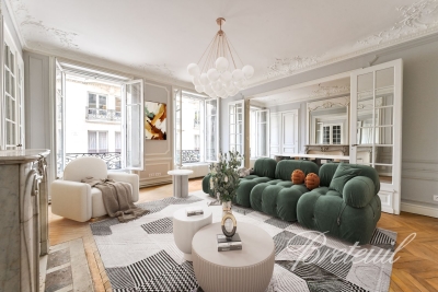 Appartement à vendre à PARIS 7EME Goutte d'Or 4 - 6 pièces - 160 m² 