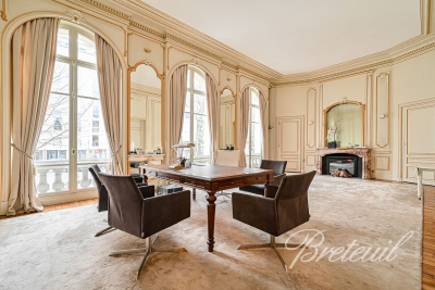 Maison à vendre à PARIS 7EME Goutte d'Or 4 - 19 pièces - 700 m² 
