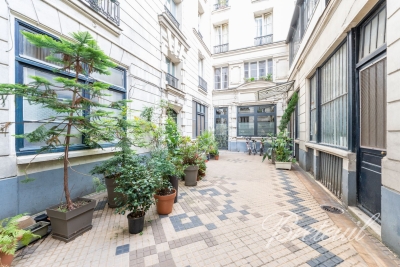 Appartement à vendre à PARIS 18EME Rochechouart 2 - 4 pièces - 58 m² 
