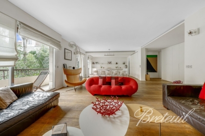 Appartement à vendre à NEUILLY SUR SEINE Salle des Fetes - 6 pièces - 181 m² 