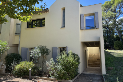 Maison à vendre à LÉZIGNAN-LA-CÈBE Pouzols - 4 pièces - 78 m² 