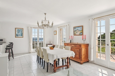 Maison à vendre à CAVALAIRE-SUR-MER Peripherie - 6 pièces - 130 m² 