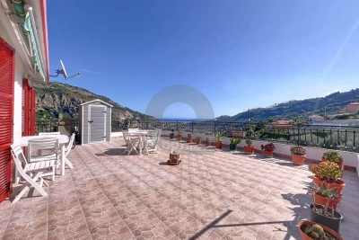 Appartement à vendre à MENTON Villeneuve-d'Entraunes - 2 pièces - 45 m² 