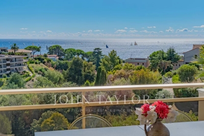 Appartement à vendre à CANNES Saint-Jeannet - 3 pièces - 98 m² 
