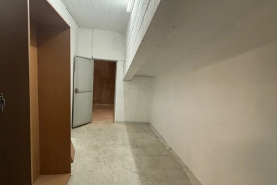 Bien à louer à ST-LAURENT-DU-VAR Roubion - 1 pièces - 15 m² 