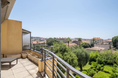 Apartment for sale in CANNES  - 5 rooms - 121 m&sup2; 