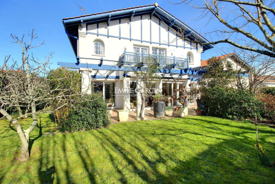 Maison &agrave; vendre &agrave; BIARRITZ Saint-Martin-Cite des Fleurs - 7 pi&egrave;ces - 230 m&sup2; 