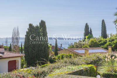 Apartment for sale in CARQUEIRANNE  - 3 rooms - 77 m&sup2; 