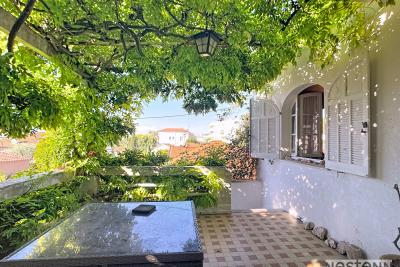 Maison à vendre à JUAN-LES-PINS Saint-Nicolas - 10 pièces - 237 m² 