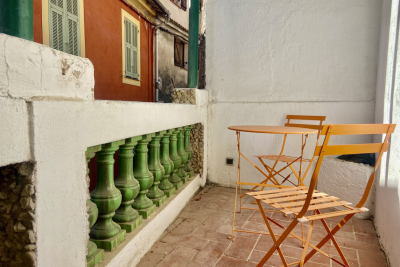 Appartement à vendre à ROQUEBRUNE-CAP-MARTIN Le Cros de Cagnes - 3 pièces - 69 m² 