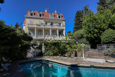 Appartement à vendre à HYÈRES  - 4 pièces - 130 m² 