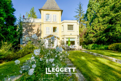 Maison &agrave; vendre &agrave; ST REMY LES CHEVREUSE  - 7 pi&egrave;ces - 200 m&sup2; 