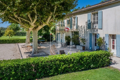 Maison &agrave; vendre &agrave; EYRAGUES  - 8 pi&egrave;ces - 320 m&sup2; 