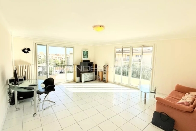 Appartement à vendre à ROQUEBRUNE-CAP-MARTIN Villeneuve-d'Entraunes - 2 pièces - 74 m² 