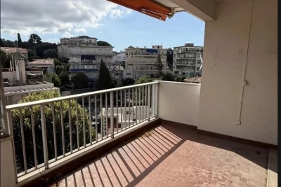 Appartement à vendre à NICE Le Cros de Cagnes - 3 pièces - 73 m² 