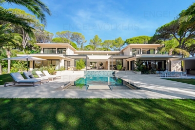 House for sale in ST-RAPHAËL  - 9 rooms - 385 m² 