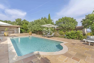 Villa à Grimaud &agrave; louer à partir de 14 000 € / semaine, Photo 4