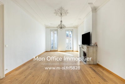 Commerce à vendre à MARSEILLE 6EME La Jarre-Roy d'Espagne - 5 pièces - 125 m² 
