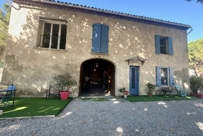 Maison à vendre à MALLEMORT La Jarre-Roy d'Espagne - 7 pièces - 158 m² 