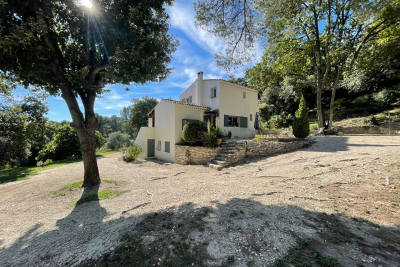 Maison à vendre à EGUILLES La Jarre-Roy d'Espagne - 5 pièces - 150 m² 