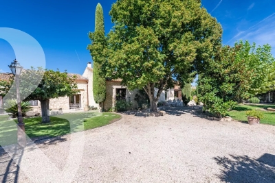 House for sale in MOLLÉGÈS  - 5 rooms - 329 m² 