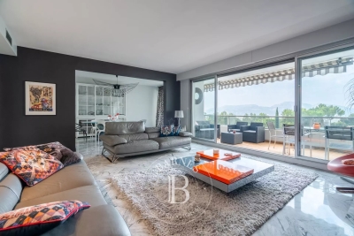 Appartement à vendre à MARSEILLE 8EME Petite Couronne - 3 pièces - 177 m² 