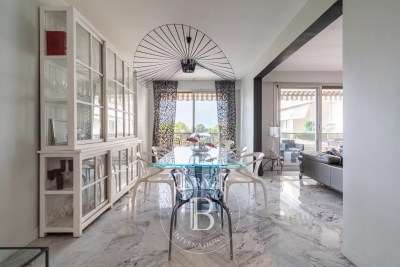 Apartment for sale in MARSEILLE 8EME  - 3 rooms - 177 m² 