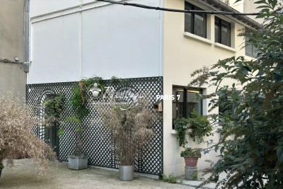 Maison à vendre à PARIS 18EME Rochechouart 2 - 4 pièces - 155 m² 