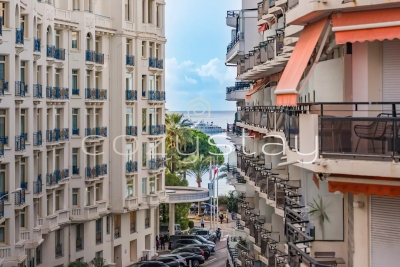 Appartement à vendre à CANNES Le Roc Fleuri-Capitou (Jeanne d'Arc) - 3 pièces - 130 m² 