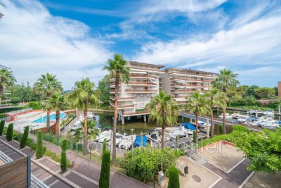 Parking/Garage for sale in MANDELIEU-LA-NAPOULE Le Roc Fleuri-Capitou (Jeanne d'Arc)  - 12 m² 