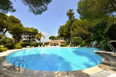 Villa à Antibes &agrave; louer à partir de 250 000 € / semaine, Photo 19