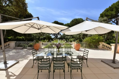 Villa à Antibes &agrave; louer à partir de 250 000 € / semaine, Photo 4