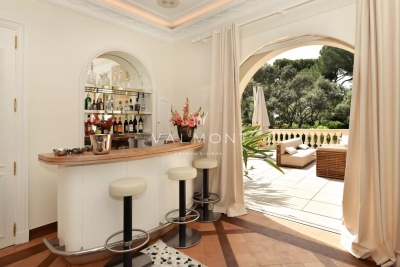Villa à Antibes &agrave; louer à partir de 250 000 € / semaine, Photo 10