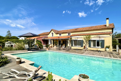 Maison à vendre à ST-LAURENT-D'AIGOUZE Nord - 16 pièces - 453 m² 