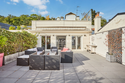 Appartement à vendre à VILLE D'AVRAY Salle des Fetes - 5 pièces - 150 m² 